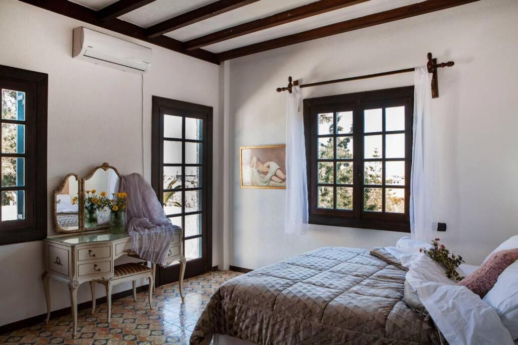 Villa Velissarios: Wonderful Villa Next To Beach Aegina Extérieur photo
